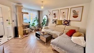 Photo 7- click for photo gallery